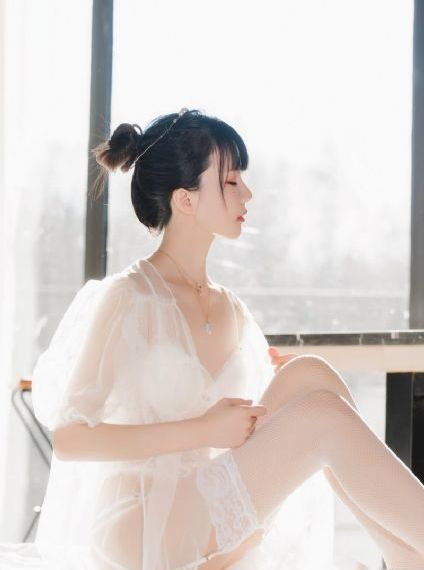 商务旅行女老板同房
