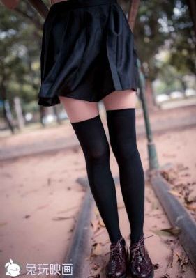 客厅里h亲女好c