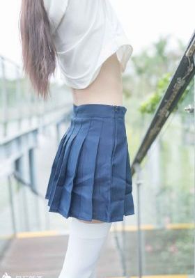 一边亲一边摸韩剧