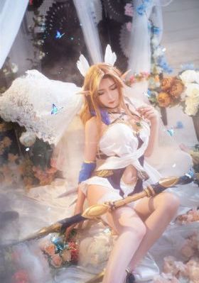 春潮烂漫满堂红