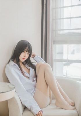 黑人巨大三根一起进